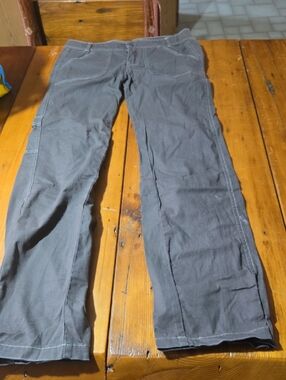 Prana Womens Sz 4 Cargo Pants in Charcoal Gray